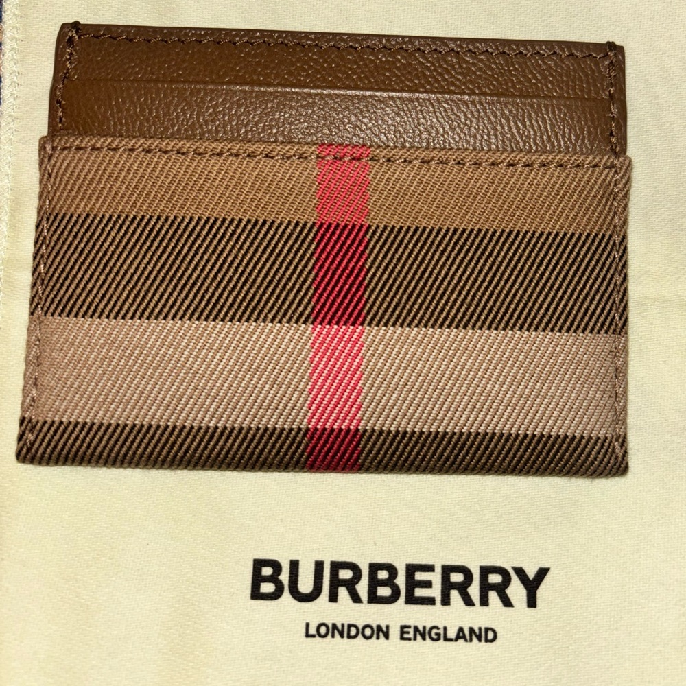 Burberry NWT Plaid Card Holder & Dust Bag - Picture 4 of 6